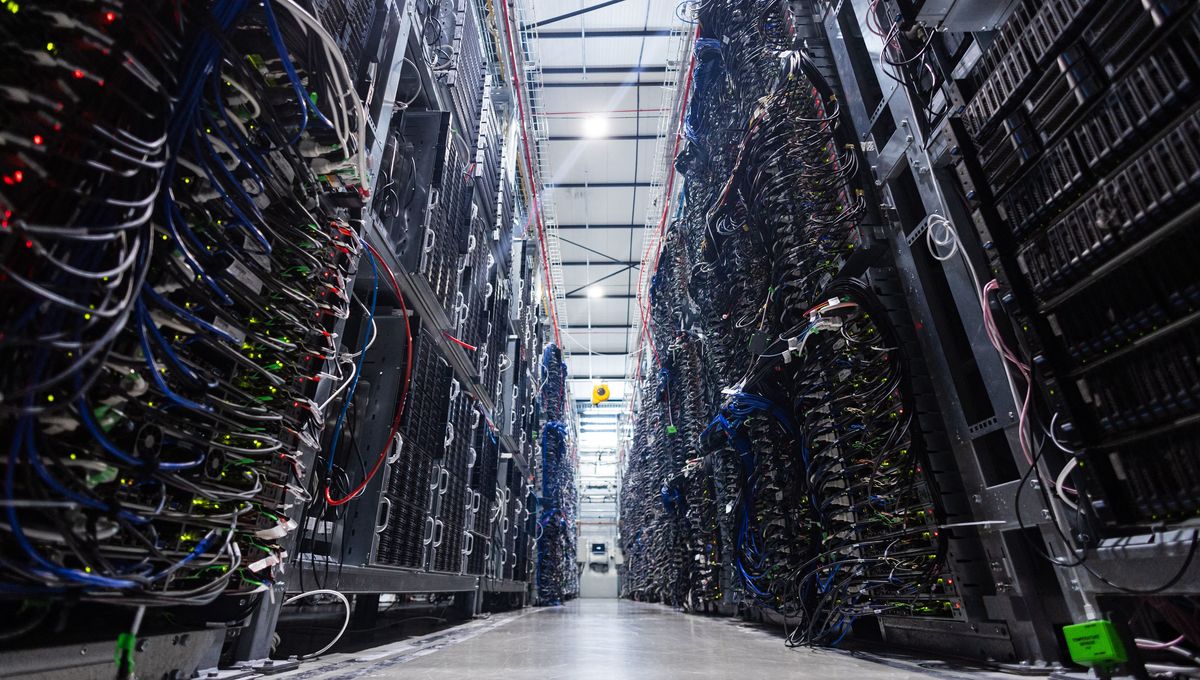 i_laboetie's tweet photo. On ne peut pas prédire l’éclatement de la bulle… Mais les risques de choc sont nombreux.

1️⃣ Le choc énergétique et physique ⚡
Quand vous posez une question à ChatGPT, cela fait tourner des « data centers », qui sont très énergivores (électricité, eau) https://t.co/ZJPBZTWlKX