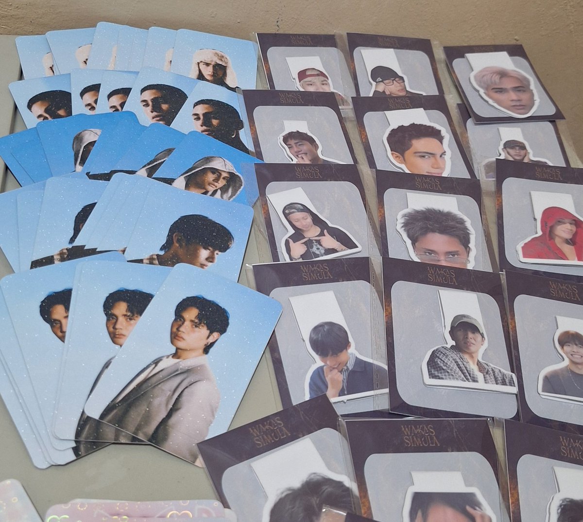 Few freebies for tomorrow 🥹🫶🏻 

♡ Photocards
♡ Magnetic Bookmarks

Very limited quantity po. Also, pwede rin trade 🫶🏻
 
D-1 SB19 WAS CONCERT FINALE 
<a href="/SB19Official/">SB19 Official</a> #SB19