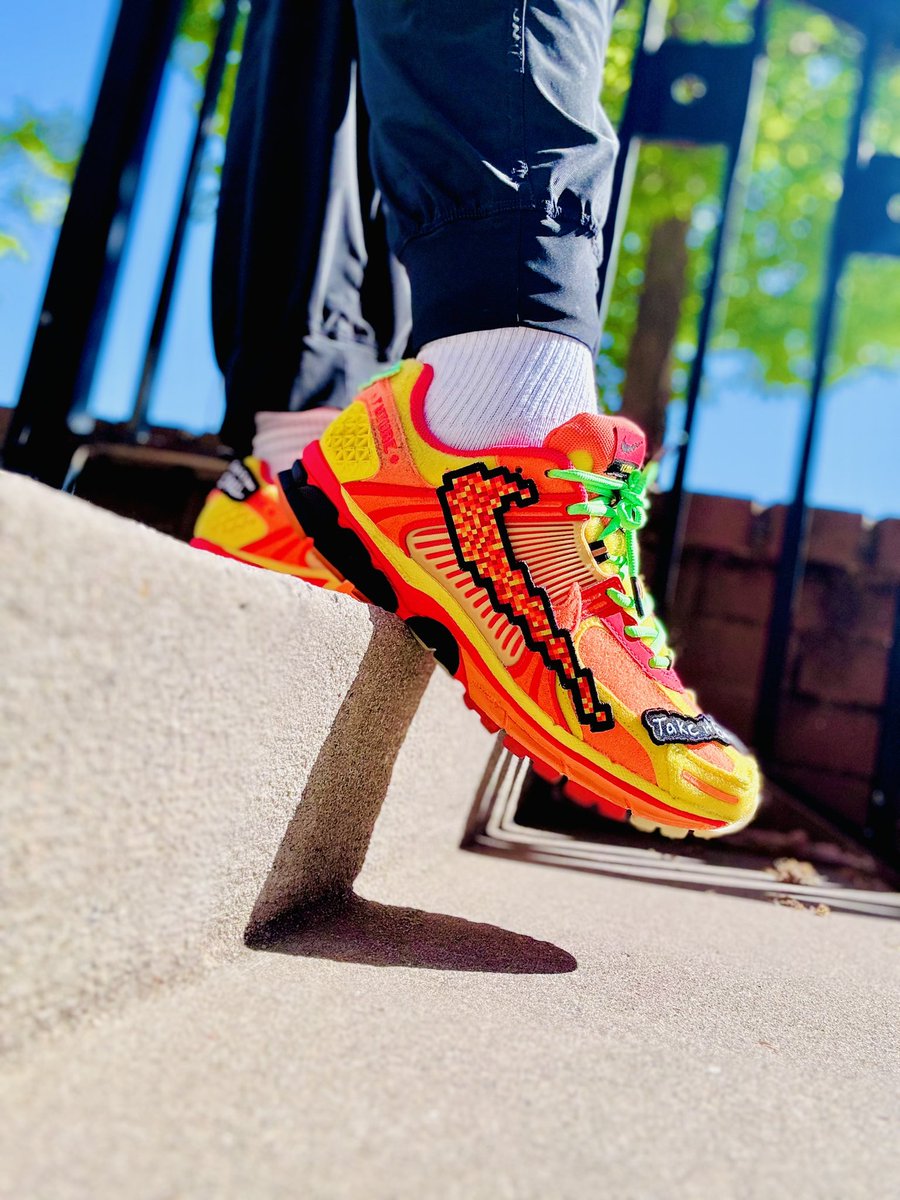 NIwiththekicks's tweet photo. DB Vomero 5s for #firefridays https://t.co/qfNn45rUQo