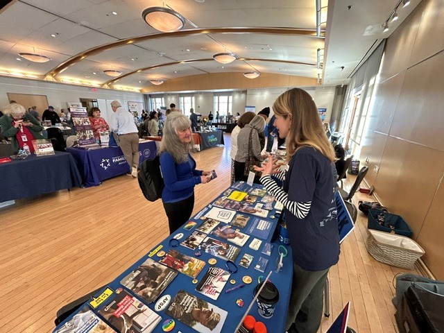 AFSPNCAC's tweet image. Last week, AFSP volunteers shared lifesaving resources at the Home for Life Expo in the City of @CityofFairfaxVA. 💙 Honored to support older adults in aging safely and independently—and to connect with our community! #HOPE #StopSuicide