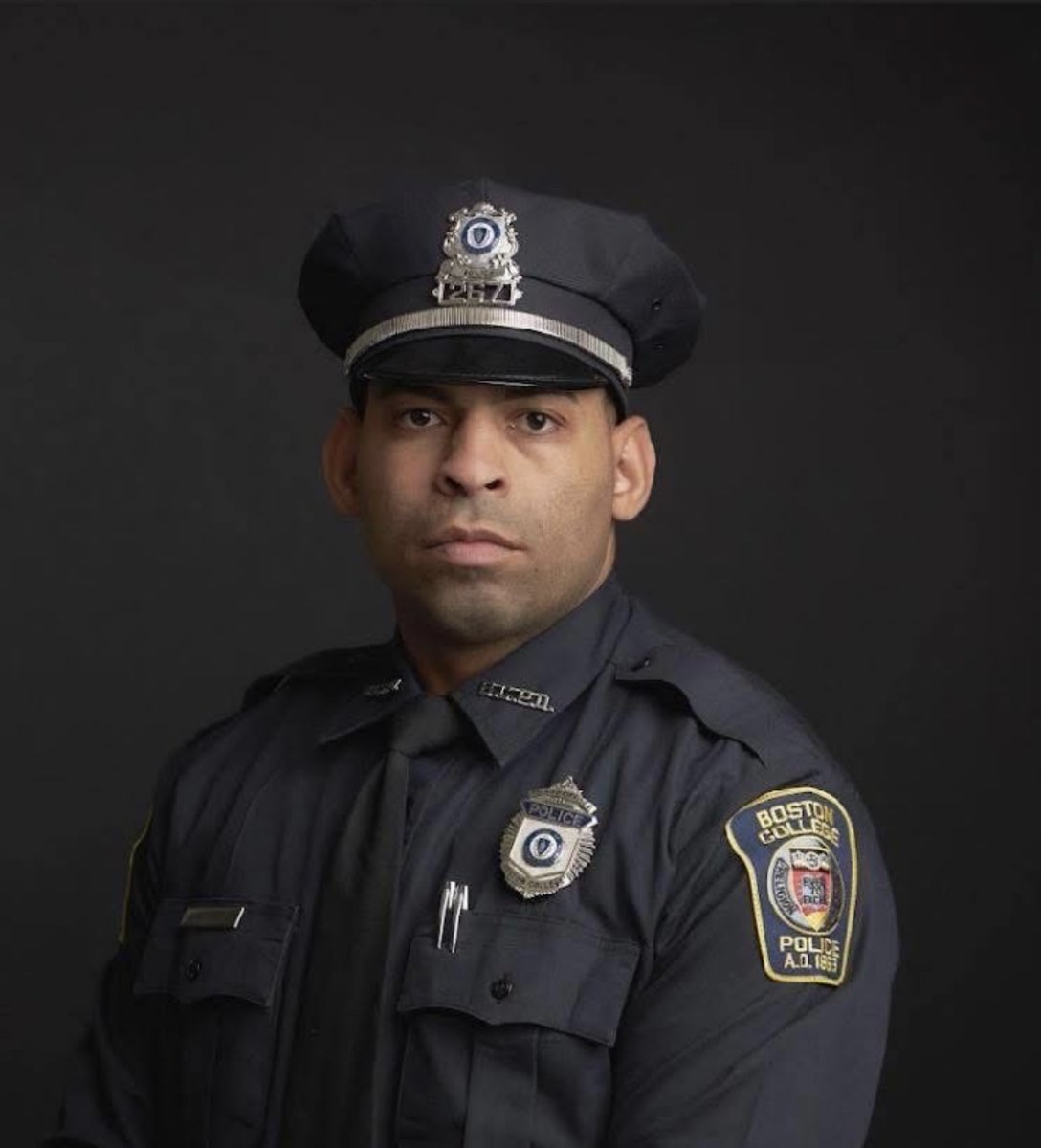 BostonCollege's tweet photo. From BCPD: 
It is with profound sadness that we announce the passing of Officer Hamilton Araujo, who passed away after a long and courageous battle with cancer. MORE:
https://t.co/fpAUAJzzP6

Thank you for your service to the BC community, Officer Araujo. RIP💛 https://t.co/nSZSTUY0lk