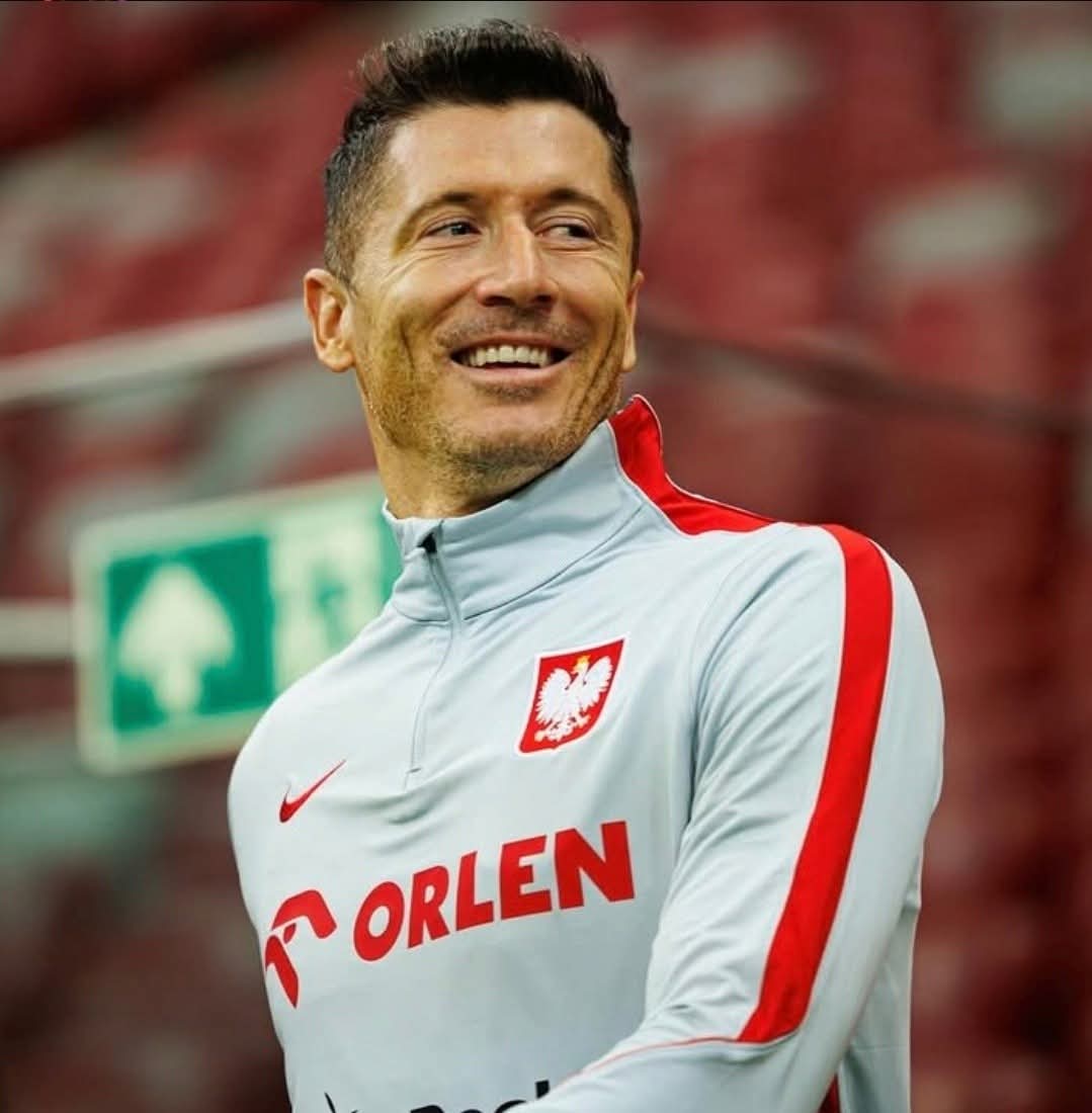 ‼️🇵🇱 Robert Lewandowski NIE KOŃCZY KARIERY REPREZENTACYJNEJ!

Występy w reprezentacji Polski będzie traktował PRIORYTETOWO! ❤️❤️❤️

NA TĄ INFORMACJĘ KAŻDY CZEKAŁ! ✊🏽