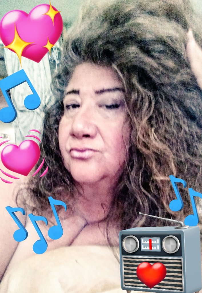ReaderGalore's tweet image. #Selfie
#makeup
hair is actually air drying. 
#GlamourPillowFriday 
🎶😹🎶

💖#SheliaE🇺🇲
youtu.be/6Zqtl8azCs8?si…