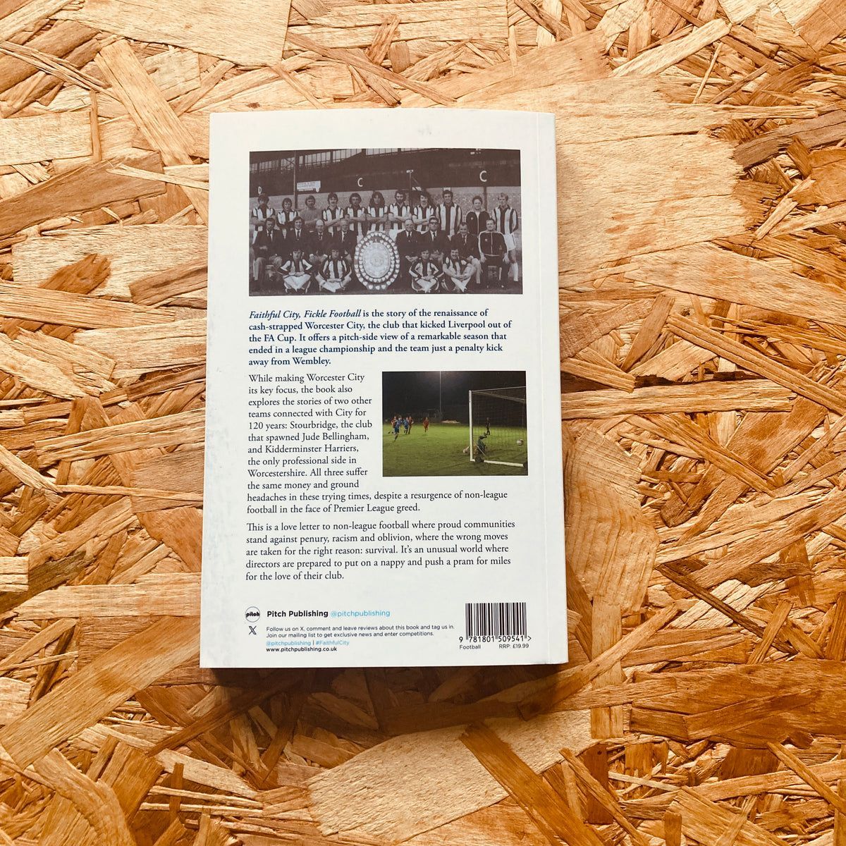 𝐑𝐄𝐒𝐓𝐎𝐂𝐊 | FAITHFUL CITY,  FICKLE FOOTBALL by <a href="/ChrisBishopZA/">Chris Bishop</a>

The story of the renaissance of cash-strapped <a href="/WorcesterCityFc/">Worcester City FC</a>, the club that kicked Liverpool out of the FA Cup. 

<a href="/PitchPublishing/">Pitch Publishing 📚 Sports Books</a> 

🛒 stanchionbooks.com/products/faith…