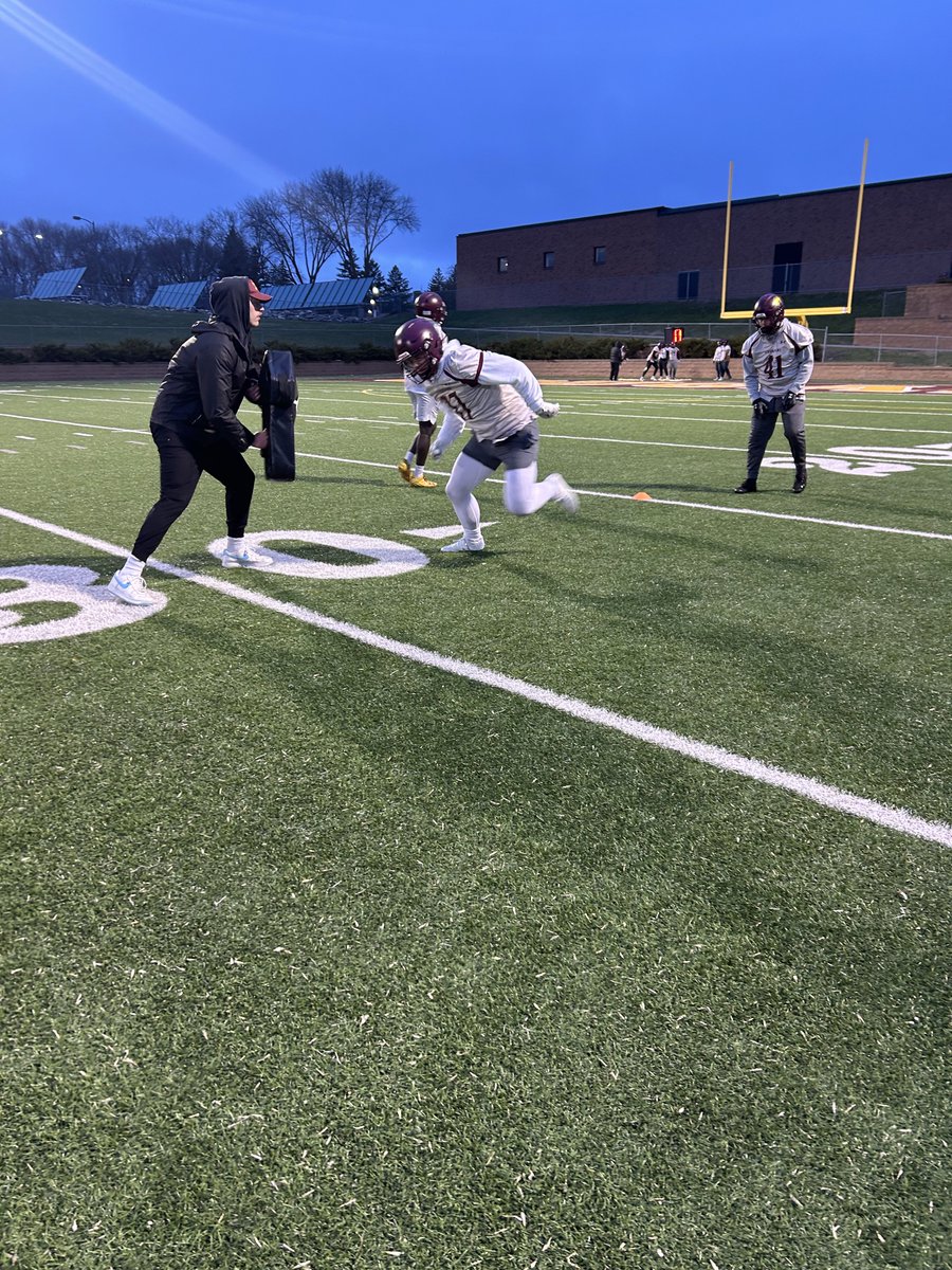 UMMFootball's tweet image. Spring Ball Day 5️⃣ ❄️

#TEAM #RollCougs🐾