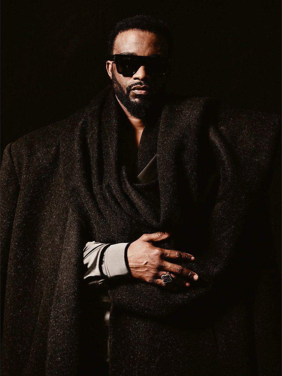 El Mara 🦅 La star de la rumba congolaise <a href="/fallyipupa01/">Fally Ipupa</a> dévoile XX, un album symbolique célébrant ses 20 ans de carrière, à découvrir sur Spotify.