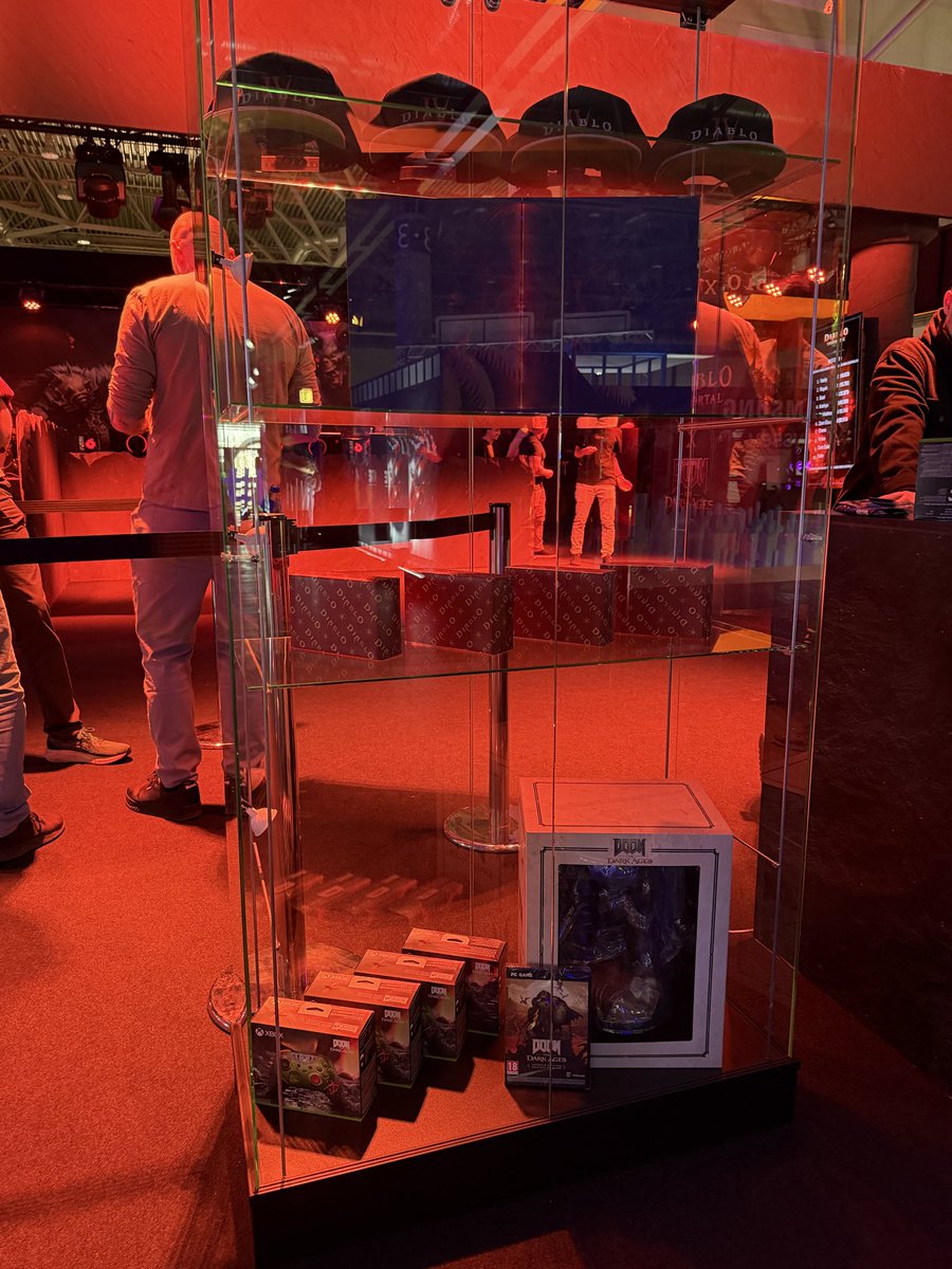 DiabloImmortal's tweet photo. Visit us at @caggtusleipzig! Come by to earn prizes, play some games, and enter our Boss Gauntlet Tournament! https://t.co/hJM8vO41gz