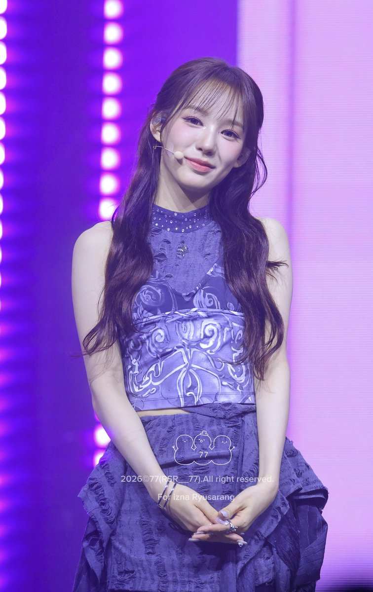 우리 강아지 생일 축하해🐶🎂 

#스무번째_사랑이_피어나는날
#AllLoveForSarang
#HAPPYSARANGDAY
#IZNA #이즈나 #RYUSARANG #유사랑