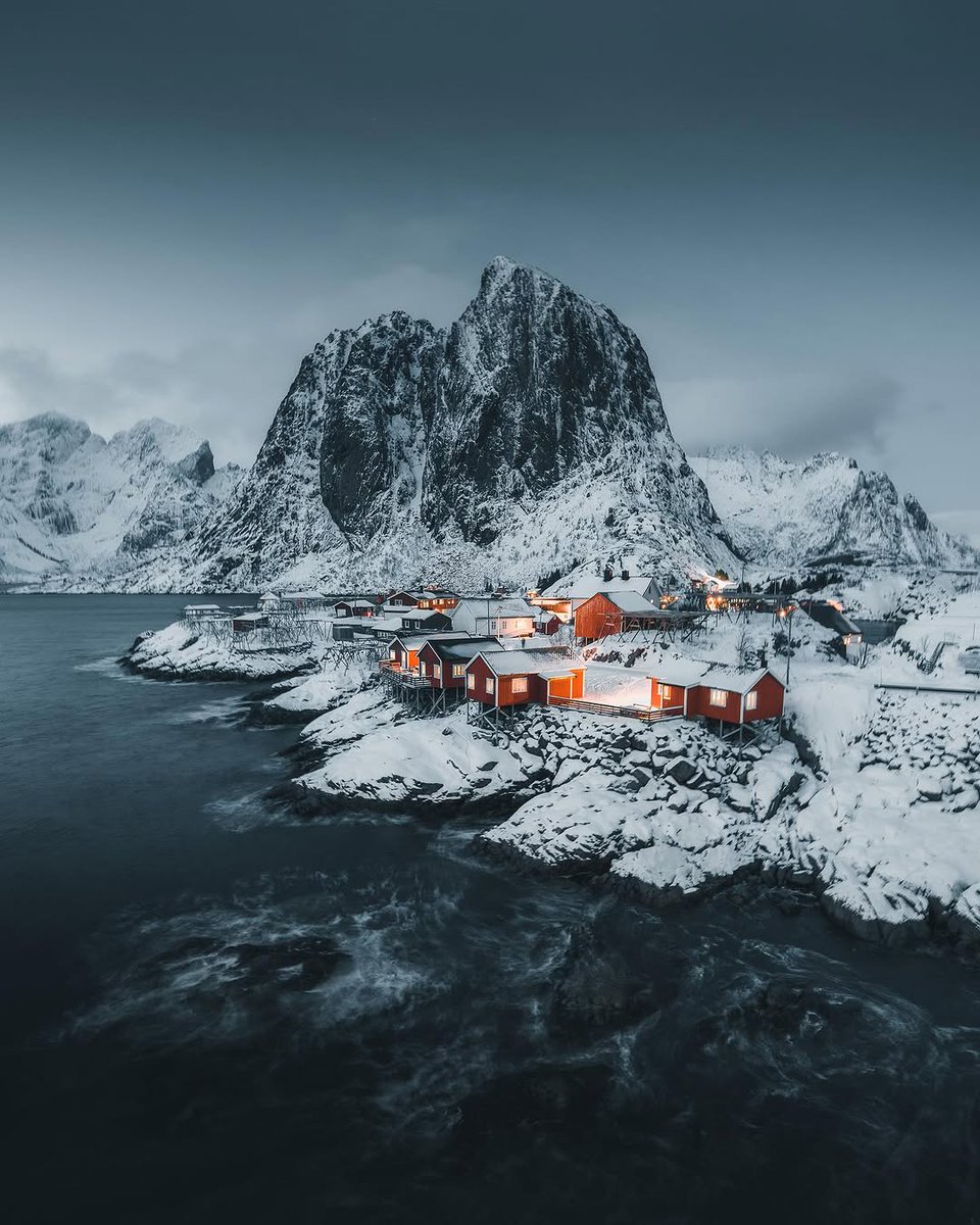 visualsofearth1's tweet photo. Lofoten Islands, Norway https://t.co/zFx3kg6rxJ