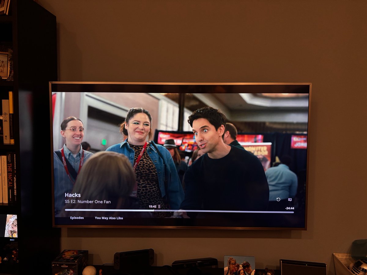 MonsterMatador's tweet photo. As seen on @Hacks!
Well, I can finally talk about it. Last November I, along with 9 other creators, was invited to appear as an extra on the show HACKS with my Monster Matador booth. The episode aired last night on HBOMAX (Season 5 Episode 2). https://t.co/rJWrLBuuYI