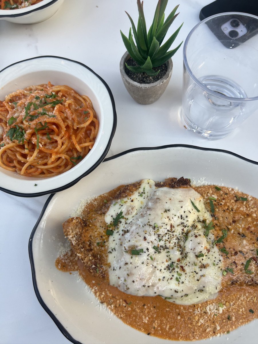 peakamani's tweet photo. i went out yesterday to eat and welp let’s just say i’m gonna fast all week next week https://t.co/S62dUHBr8h