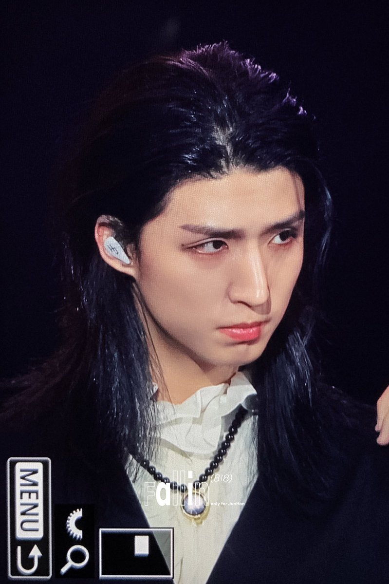 정이든다 tweet media