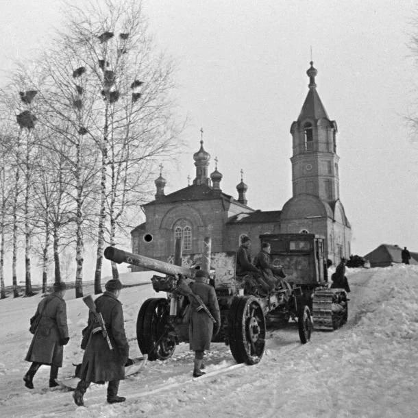 Tank Archives tweet media