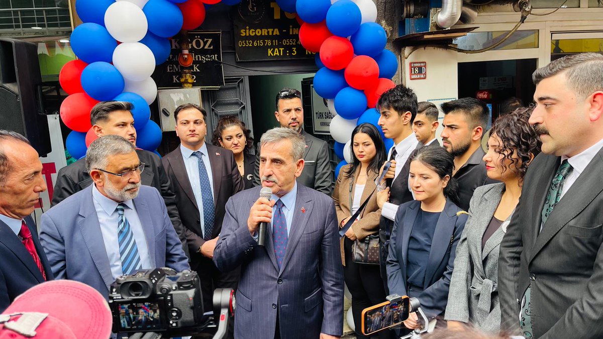 OnderKahveci's tweet photo. 📍Kırıkkale’deyiz.

Genel Başkan Yardımcılarımızla birlikte Kırıkkale’de ilk olarak sendikamızın yeni hizmet binasının açılışını, Milliyetçi Hareket Partisi Kırıkkale Milletvekili Halil Öztürk ve Kırıkkale teşkilat mensuplarımızla birlikte gerçekleştirdik.

Yeni hizmet binamızın Kırıkkale Şubemize ve Kırıkkale’de görev yapan sağlık ve sosyal hizmet çalışanlarımıza hayırlı olmasını diliyor; Şube Başkanımız Paşacan Cebeci başta olmak üzere tüm şube yöneticilerimize ve teşkilat mensuplarımıza sendikal çalışmalarında başarılar diliyorum.
#Kırıkkale #TürkSağlıkSen