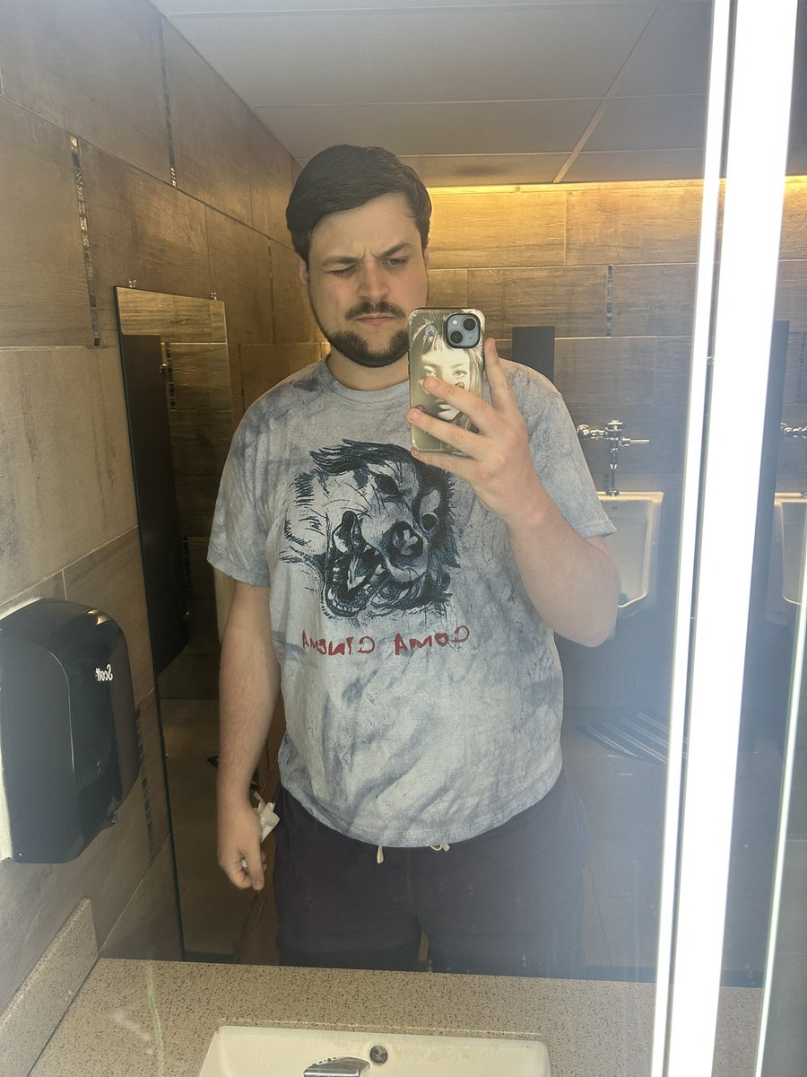 GilroyMusic's tweet image. Does anyone wanna beat me up #friday