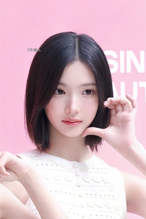 Nmixx's Kyujin on Hearts2Hearts Jiwoo: 
"I'm a little disappointed. Jiwoo is one of my favorite members. I don't understand how she can just switch groups like that."