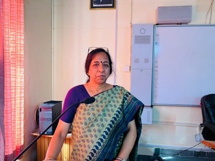 ChemistryDepar1's tweet photo. Department of Chemistry hosted a 14th special guest lecture by Professor Emeritus, IIT Roorkee, M R Maurya on sustainable catalysis &amp; reaction mechanisms. Address by Prof. Abha Bishnoi (HOD) and introduction by Prof. V. K. Sharma (Former HOD). Benefited faculty &amp; researchers. https://t.co/14S1gWRDyb