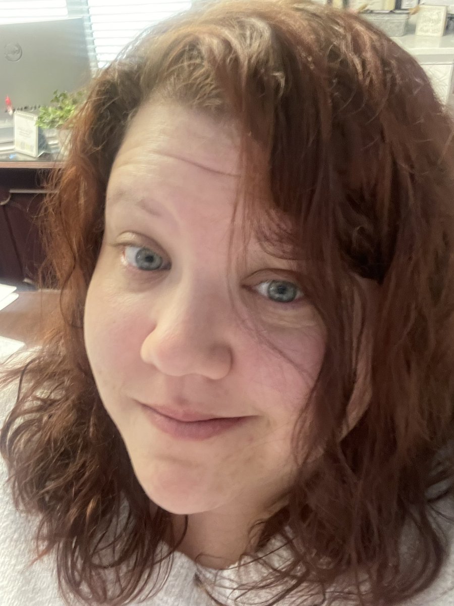 Quimbly3's tweet photo. All natural today. No makeup, no hair product, 100% lion’s mane lol https://t.co/TIq7dJ1ct3