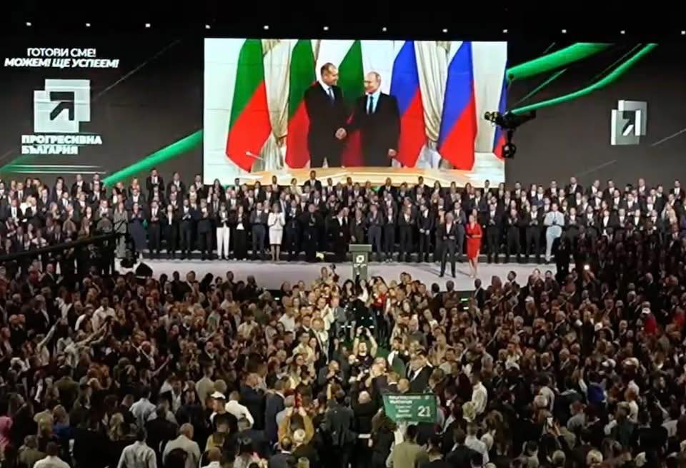 "Ами сега"?
Чл. 183 от Изборен кодекс-Агитационни материали.
...ал. 4. Забранява се ...В агитационните материали се забранява използването на герба или знамето на Република България или на чужда държава, както и религиозни знаци или изображения.