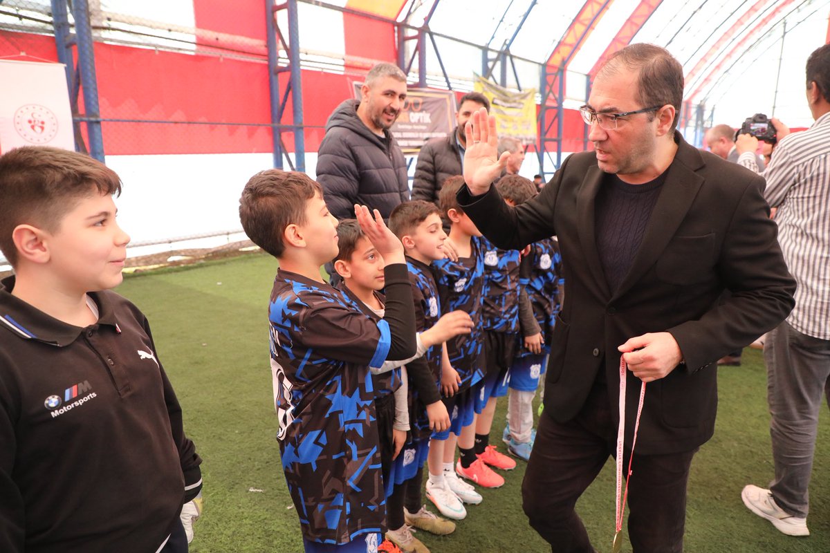 GSB_Agri's tweet photo. 23 Nisan Ulusal Egemenlik ve Çocuk Bayramı etkinlikleri kapsamında düzenlenen Minikler Futbol Turnuvası final müsabakasıyla tamamlandı.

Detaylar 

https://t.co/mePzgiOkNV https://t.co/c6bwv95Yz4