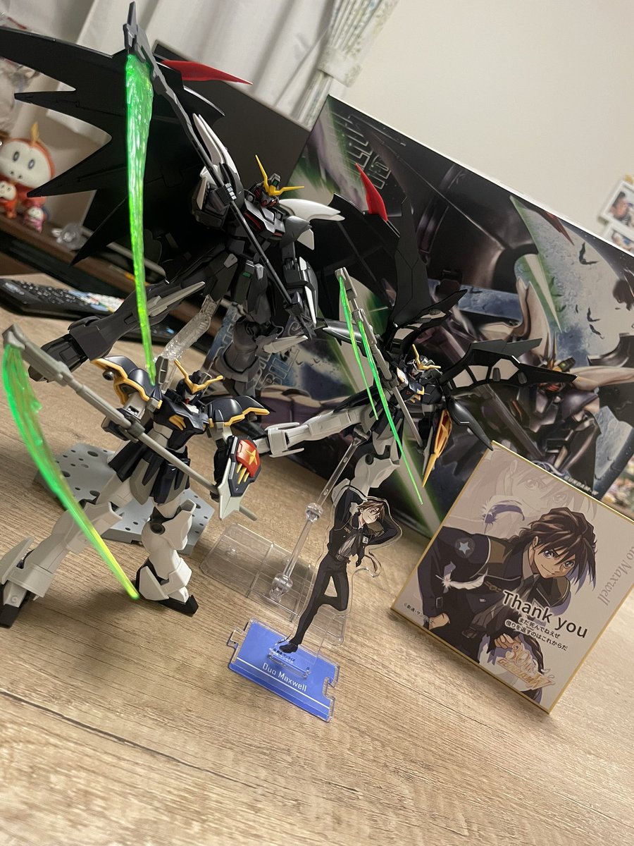 はい！やっとできた！これが！したかった！だけ！
昔から好きな厨二機体をやっと揃えました！
ラグレアさんでMGデスサイズヘル購入して、EWのドルビーシネマでデュオを一撃で仕留めてアクスタも縁あって購入できて関係各位の皆様ありがとございます！
#ガンダムＷ
#ラグレア