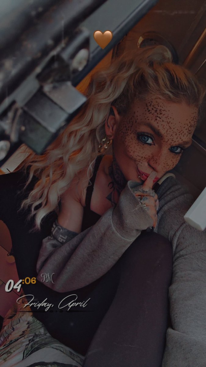 Beckydellaa tweet media