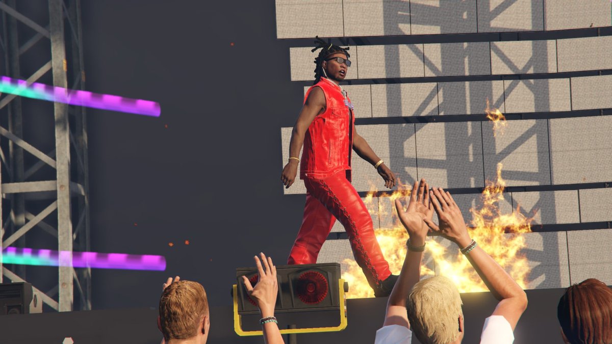 GtaRodrick's tweet photo. Tore the stage up. 
Crowd was lit 🔥. 
#SenoraSounds2026 https://t.co/eup6eonPho