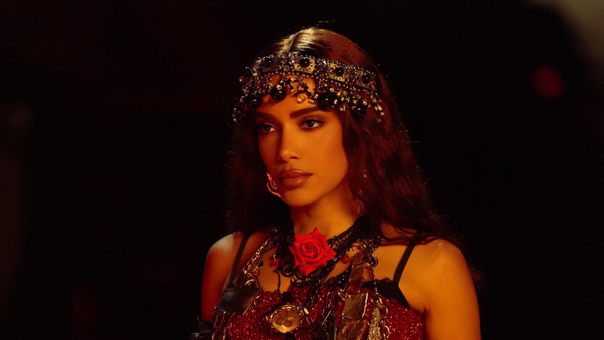 fonteanittabr's tweet image. 🚨 Os visuais de “EQUILIBRIVM” serão lançados em 4 atos em diferentes datas:

Ato 1 — Despacho (17/4)
Ato 2 — Fé e festa (23/4)
Ato 3 — Deus mãe (28/4)
Ato 4 — Renascimento (07/5)

Desgraça — 17/4
So Much Love — 19/5
Deus Existe — 25/5