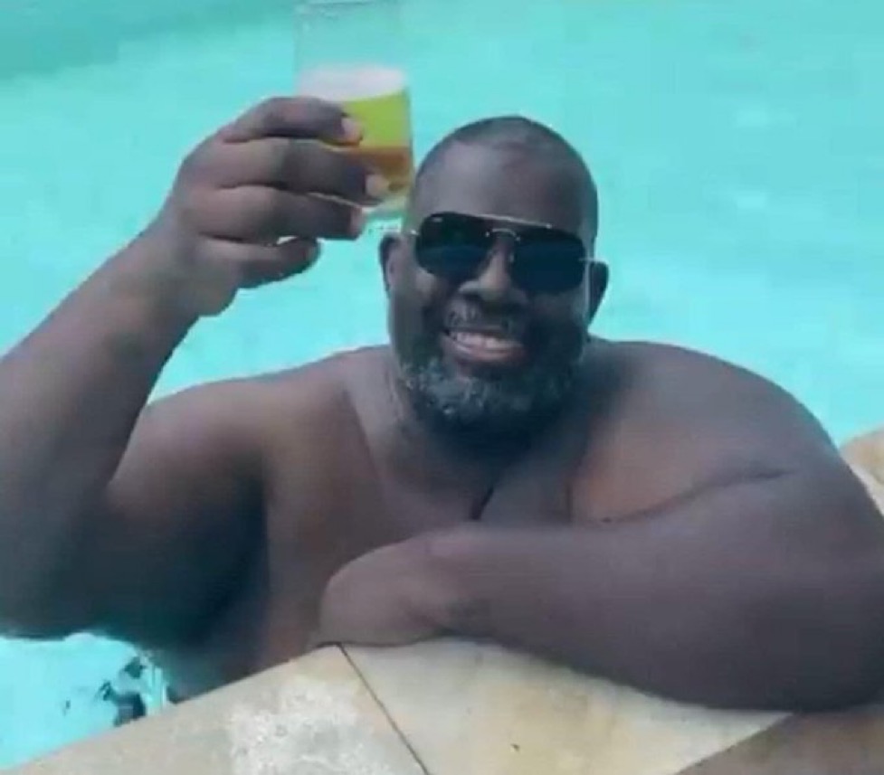 Fatura do cartão altíssima

Eu: