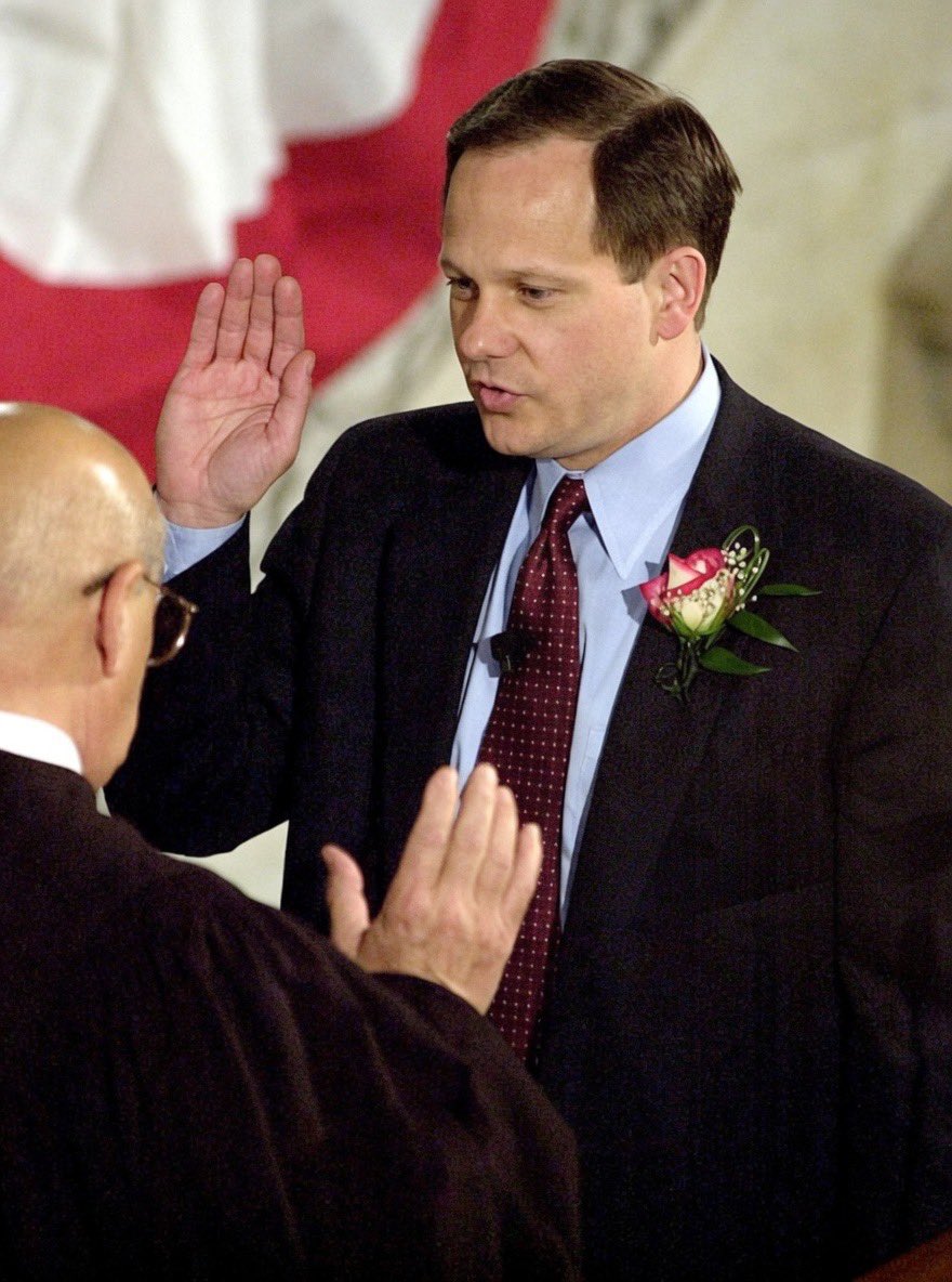 2001 Live tweet media