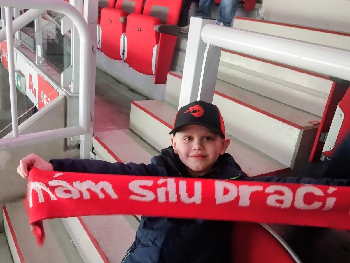 Boreček nám vstoupil do života v létě '19. Za tu dobu klub - teď už i jeho srdce - třineckých Ocelářů odehrál 18 sérií v play off a 17 vyhrál.

Tenhle typek není zvyklý prohrávat. Chlapci, myslete od zítřka na to 😀

Teď vážně... Prostě jenom - good luck, <a href="/hcocelaricz/">HC Oceláři Třinec</a> boys 🙂🤞🍀