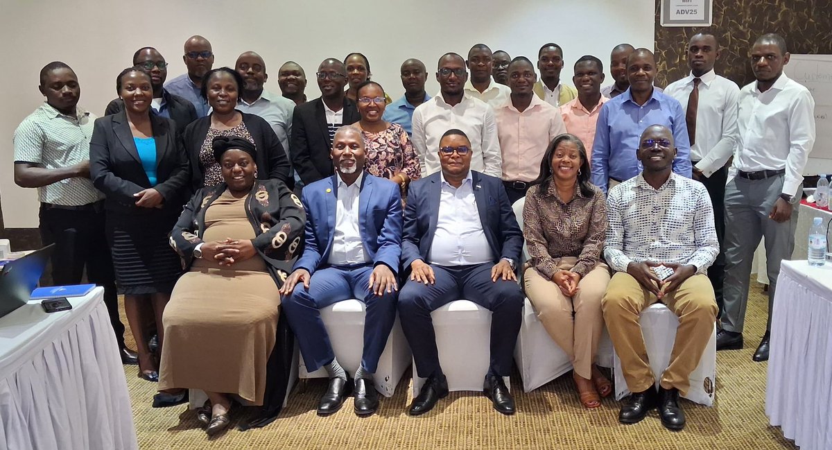 UNBSug's tweet image. #ThisWeek

Uganda National Bureau of Standards (UNBS) senior officials participated in a 5-day Training of Trainer (ToT) training held at Protea Skyz Hotel in Kampala.
 
This training dubbed, "Training of Trainers" (ToT) program is designed to transform technically competent UNBS