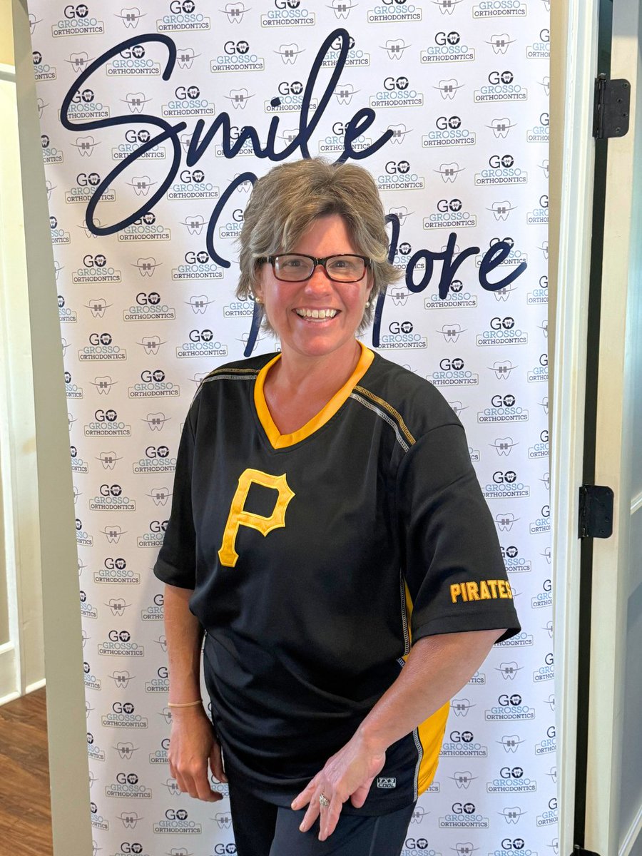grossoortho's tweet image. Spirit Week closeout in style! 👕😄

Our team showed up and showed out in their favorite jerseys, bringing the fun and team spirit to finish the week strong. We love any excuse to celebrate together. ✨🦷

#GrossoOrthodontics #LocallyOwned #SpiritWeek