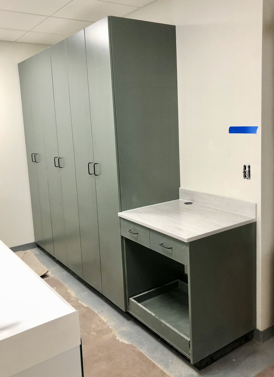 lionworksdesign's tweet image. Today @lionworksdesigns is working on the tech workstation space at the veterinary clinic. Each area has specific design needs. #custommillwork #millwork #lionworksdesigns #travelforbusiness #supportsmallbusiness