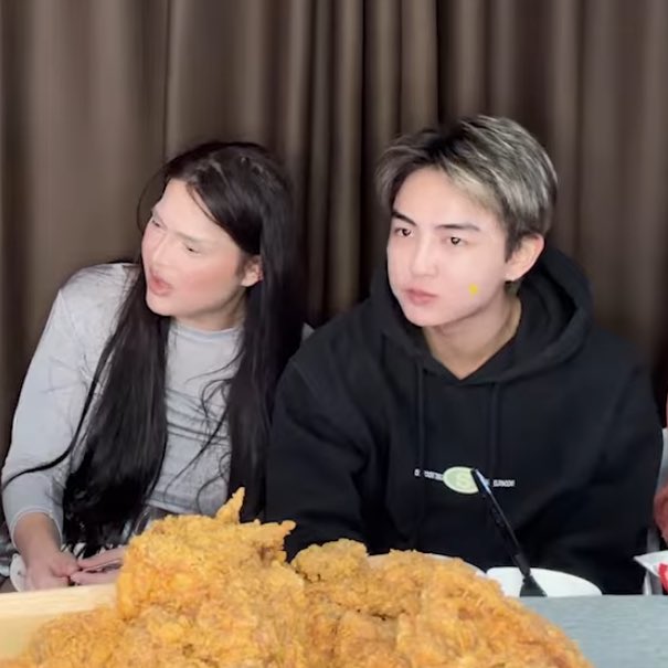 ฮมบ๊วย - slow tweet media