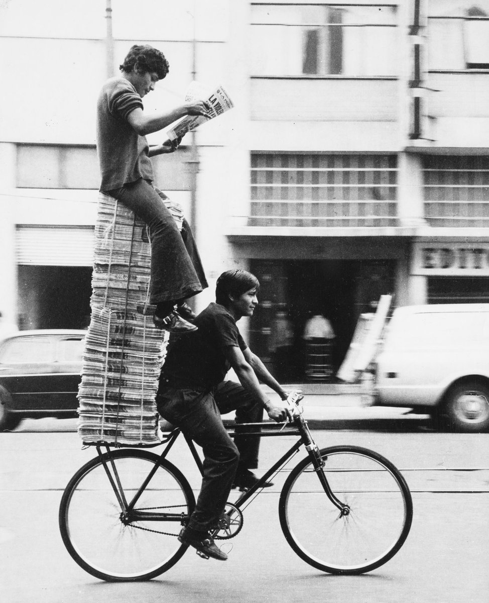 Newspaper service, México, 1976 by Frans Stoppelman