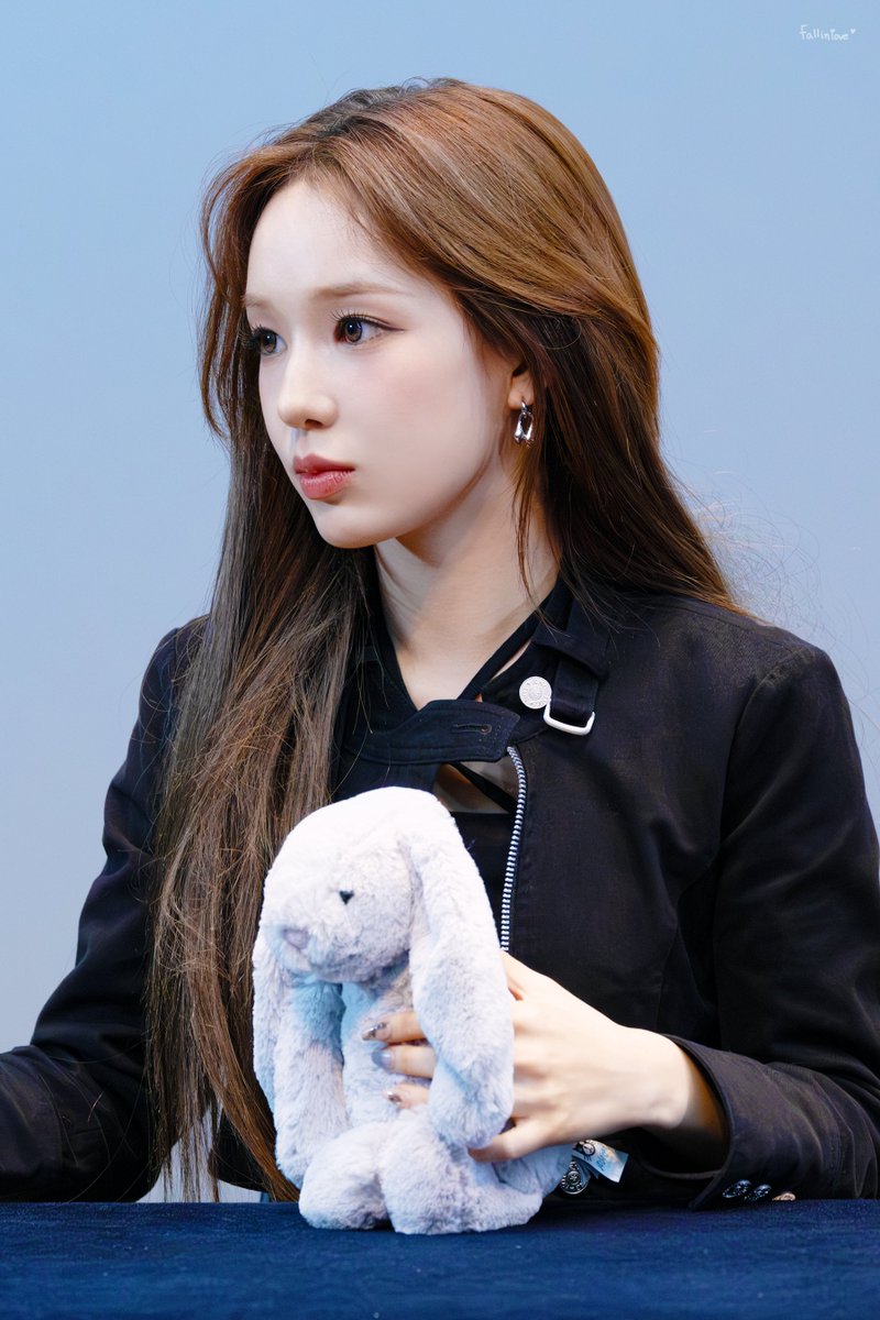 fallinlove418's tweet photo. 🖤

#이즈나 #IZNA
#유사랑 #RYUSARANG
#스무번째_사랑이_피어나는날
#AllLoveForSarang
#HAPPYSARANGDAY https://t.co/F29wYL6cfS