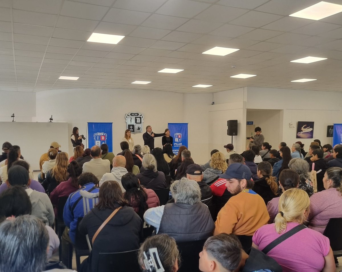 tabarefernandez's tweet photo. Hoy Entregamos 350 pases multimodales para Personas con Discapacidad. 
En Pilar y la Provincia de Buenos Aires garantizamos la gratuidad en el transporte público, asegurando su derecho a la movilidad, inclusión y accesibilidad.
Nadie queda atrás.
@Kicillofok
@FedericoAchaval https://t.co/71zLm0sFwD