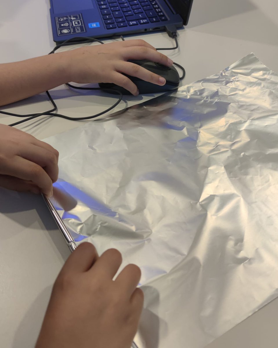 BibEsparreguera's tweet image. 🪄 Ens acomiadem dels #BiblioLabXBM d'electrònica amb l'última sessió: "Abracadabra! Fem màgia amb Makey Makey". Un nou grup d'infants ha descobert com programar amb Scratch i ha creat una vareta molt màgica.
#Esparreguera #bibliotequesxbm @bibliotequesxbm