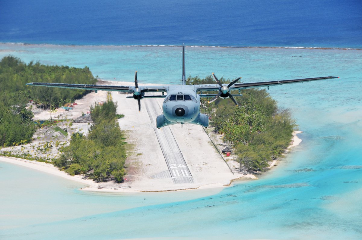 Armee_de_lair's tweet image. 30 ans de Casa en Polynésie française…🌺✈️
Polyvalent, robuste, indispensable : un lien vital entre 118 îles dispersées sur un territoire grand comme l’Europe.
🚑 Évacuations sanitaires
📦 Transport
🌊 Surveillance maritime
Depuis 30 ans, le Casa veille. 
urlr.me/JkdXQB