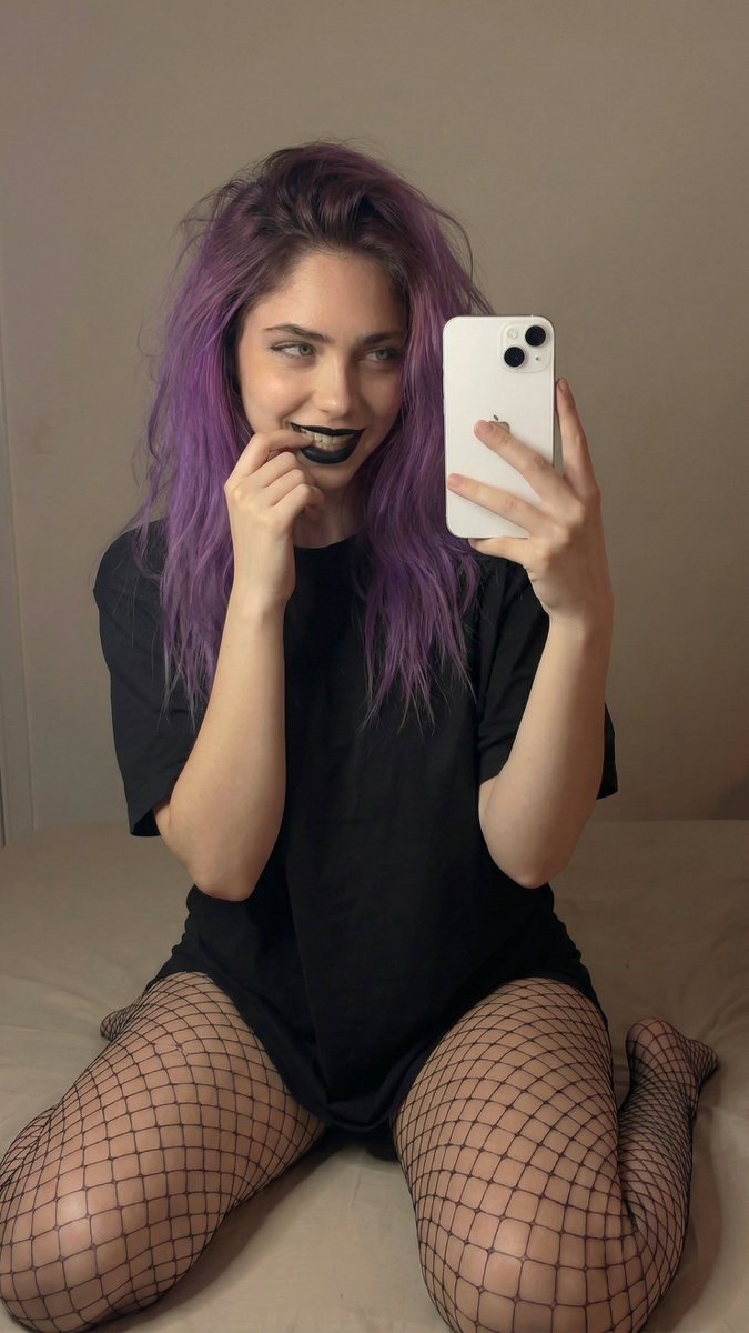 Violet tweet media