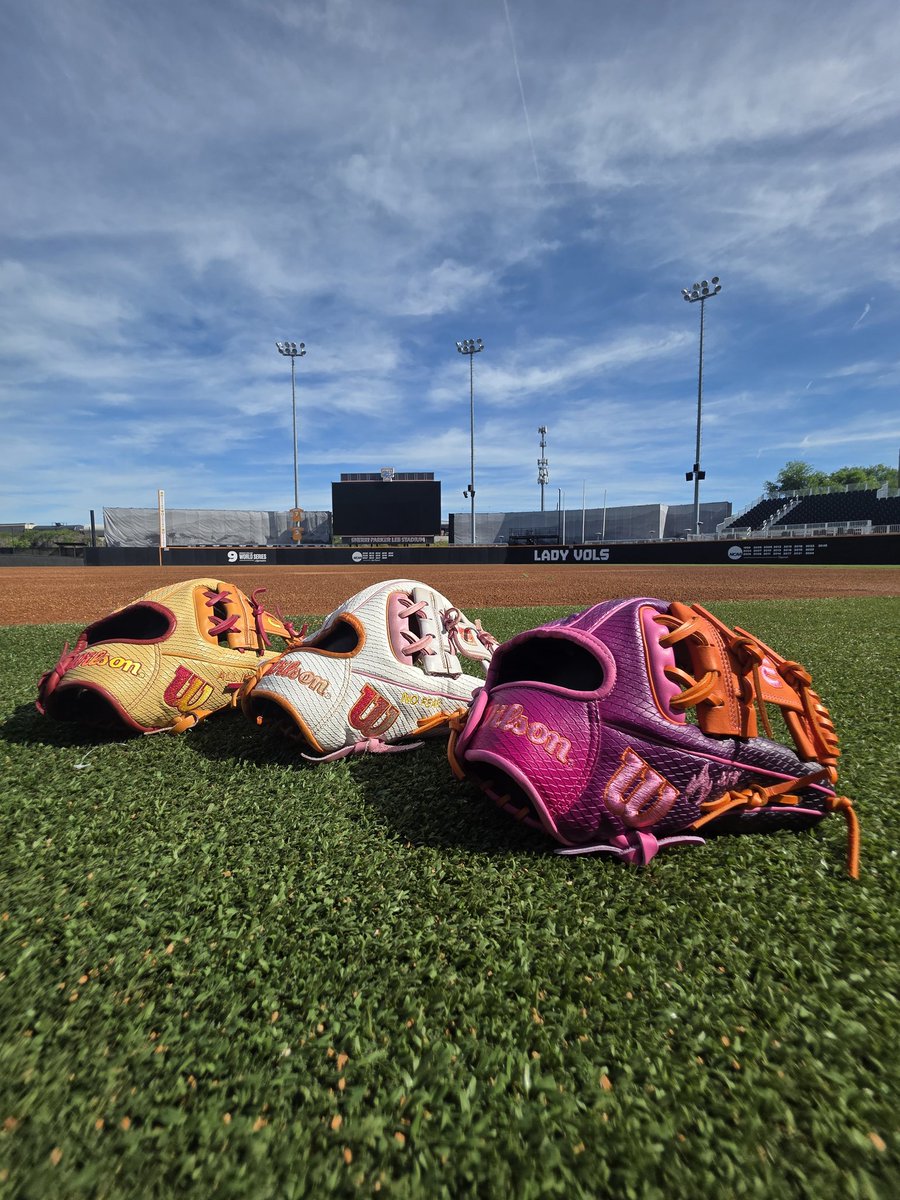 aubrey_lynne10's tweet image. Which A2000 is your favorite?  Year 1, 2, or 3? 
.
Thanks @wilsonballglove for always providing me with the best gear in the game! 3 customs 🤝 3 stellar seasons #wilson #sheswingsslugger #athletesunlimited #beunlimited #softball