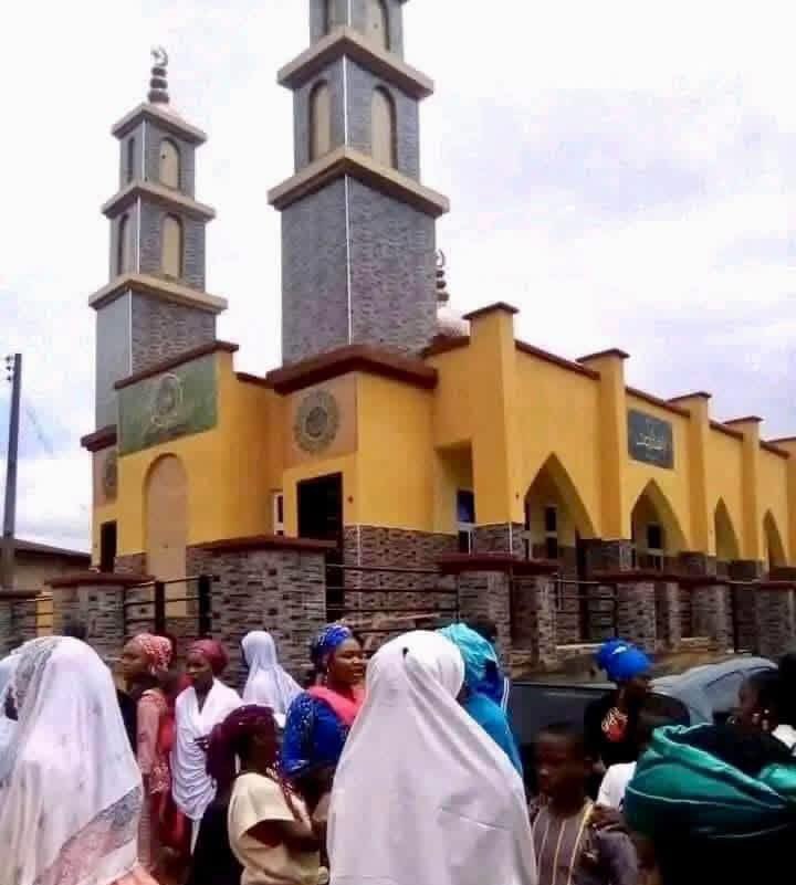 SHAKORO 🔴❈ tweet media