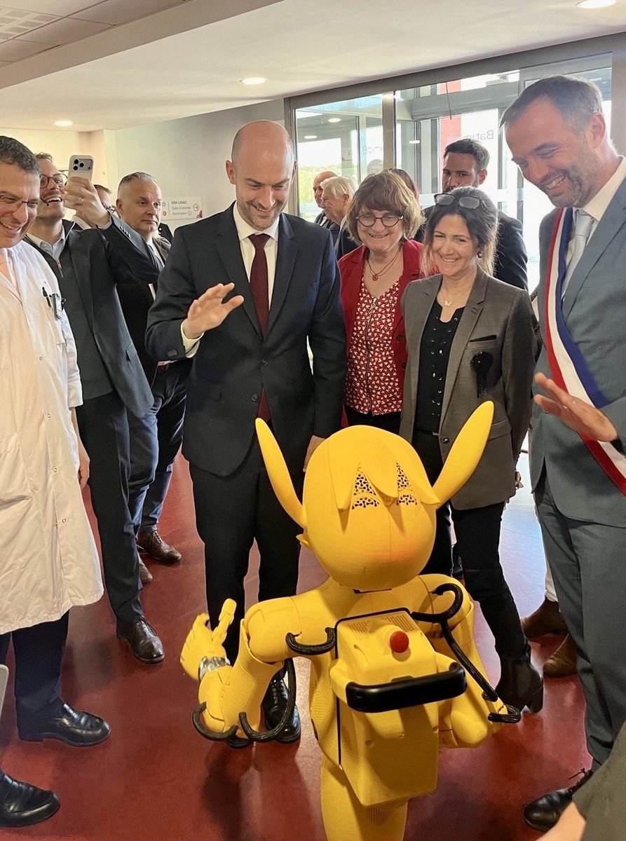 F_DombreCoste's tweet image. En visite à l’@ICM_Montpellier et au @Cirad de #Montpellier aux côtés du ministre @jnbarrot 

Des rencontres qui mettent en lumière les projets de pointe portés par ces deux établissements, au service de l’oncologie et de l’agroécologie, en #France comme à l’international.

Face