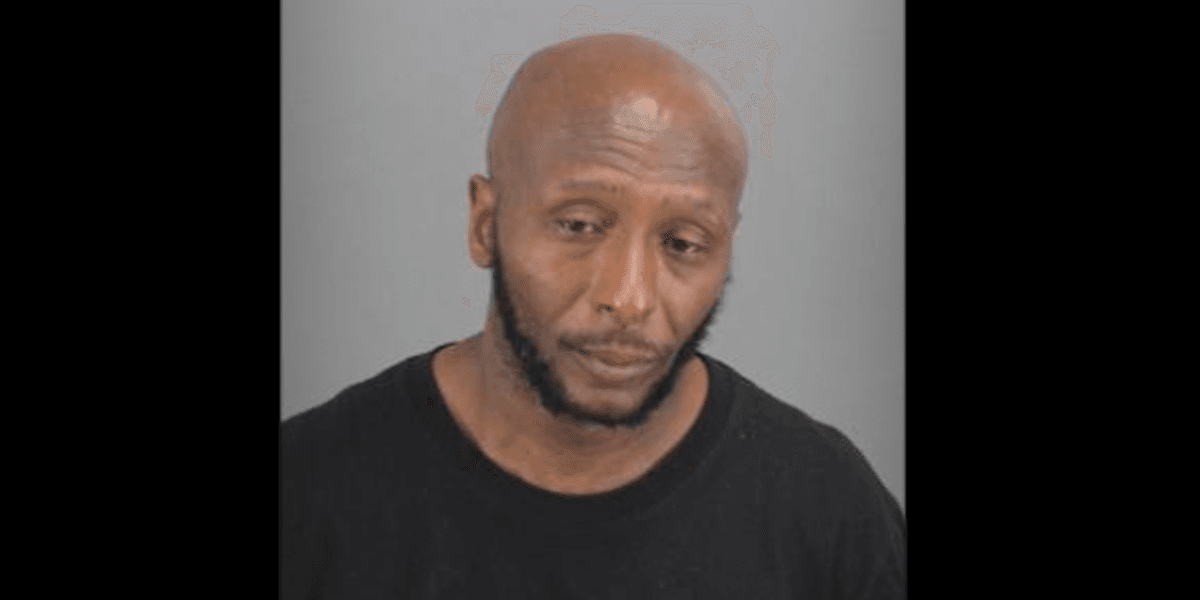 jimbotrump's tweet photo. Heroic gas station clerk saves girl from sex offender amid alleged kidnapping after she mouths desperate plea to him https://t.co/y8ChVIrXre I APPRECIATE FOLLOWS #HeroicAct #GasStationHero #SexOffender #KidnappingAwareness #HelpVictims https://t.co/az8p0uqKX3