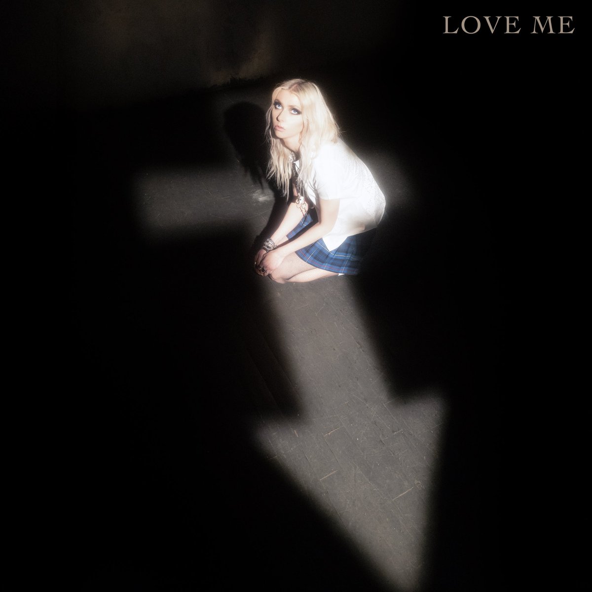 Love Me. Out Now.

New album ‘Dear God’ out June 26. link.theprettyreckless.com/loveme