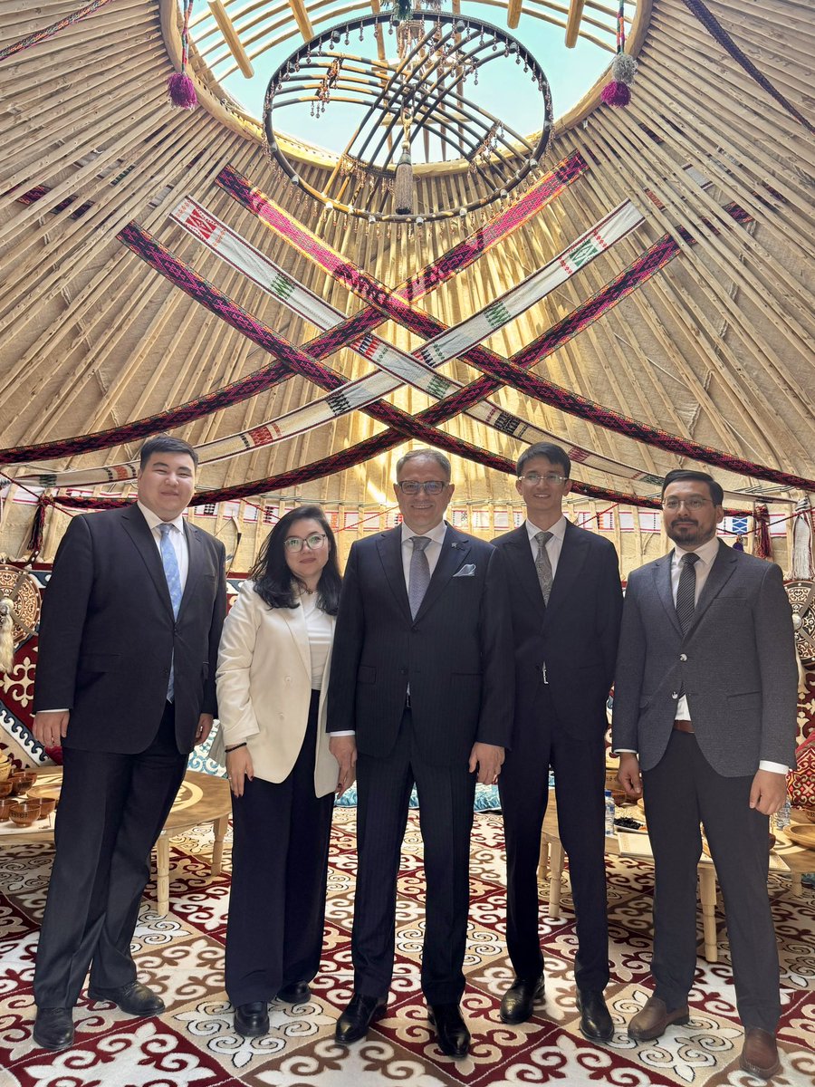 romanvassilenko's tweet image. Had a great pleasure to welcome to our #yurt a group of young Kazakh diplomats and officials from the Ministry of Science who visited Brussels as part of the EU-#CentralAsia Relations Program organized by @eu_eeas  
An inspiring conversation followed. 
#shanyraqdialogues
