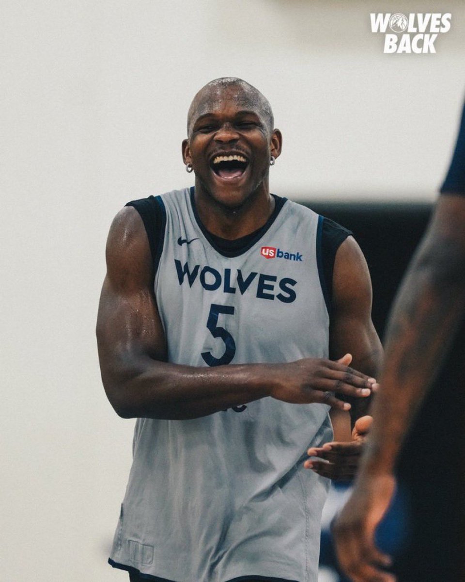 SOMOS WOLVES tweet media