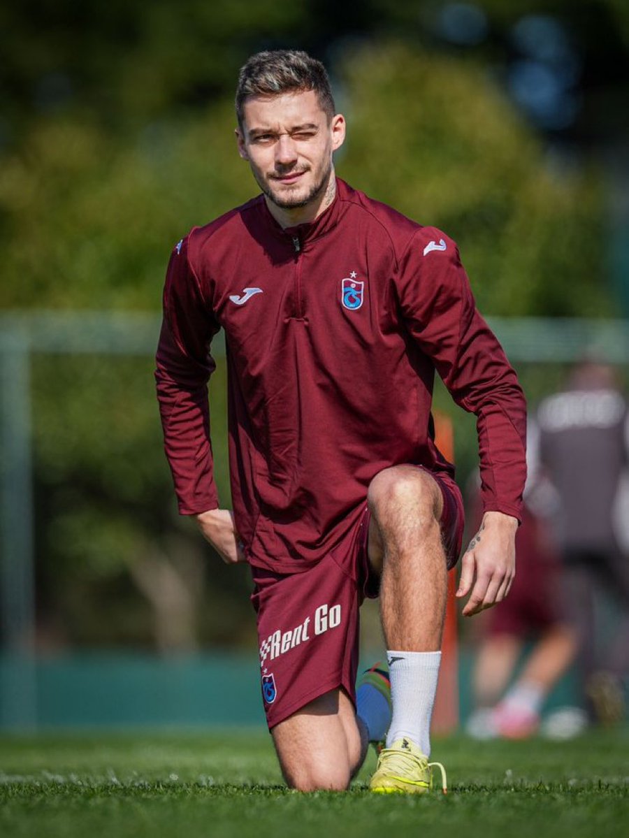 tuvbaa🇦🇱 tweet media