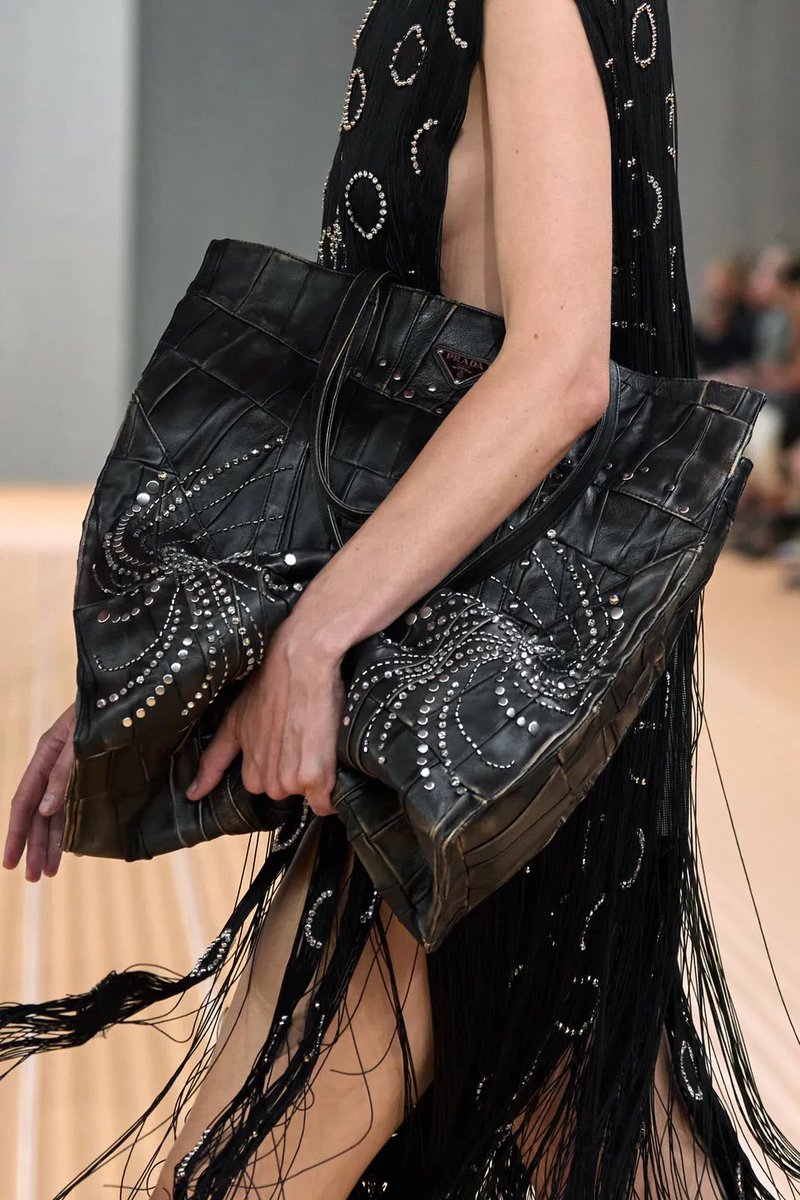 gibby from icarly tweet media